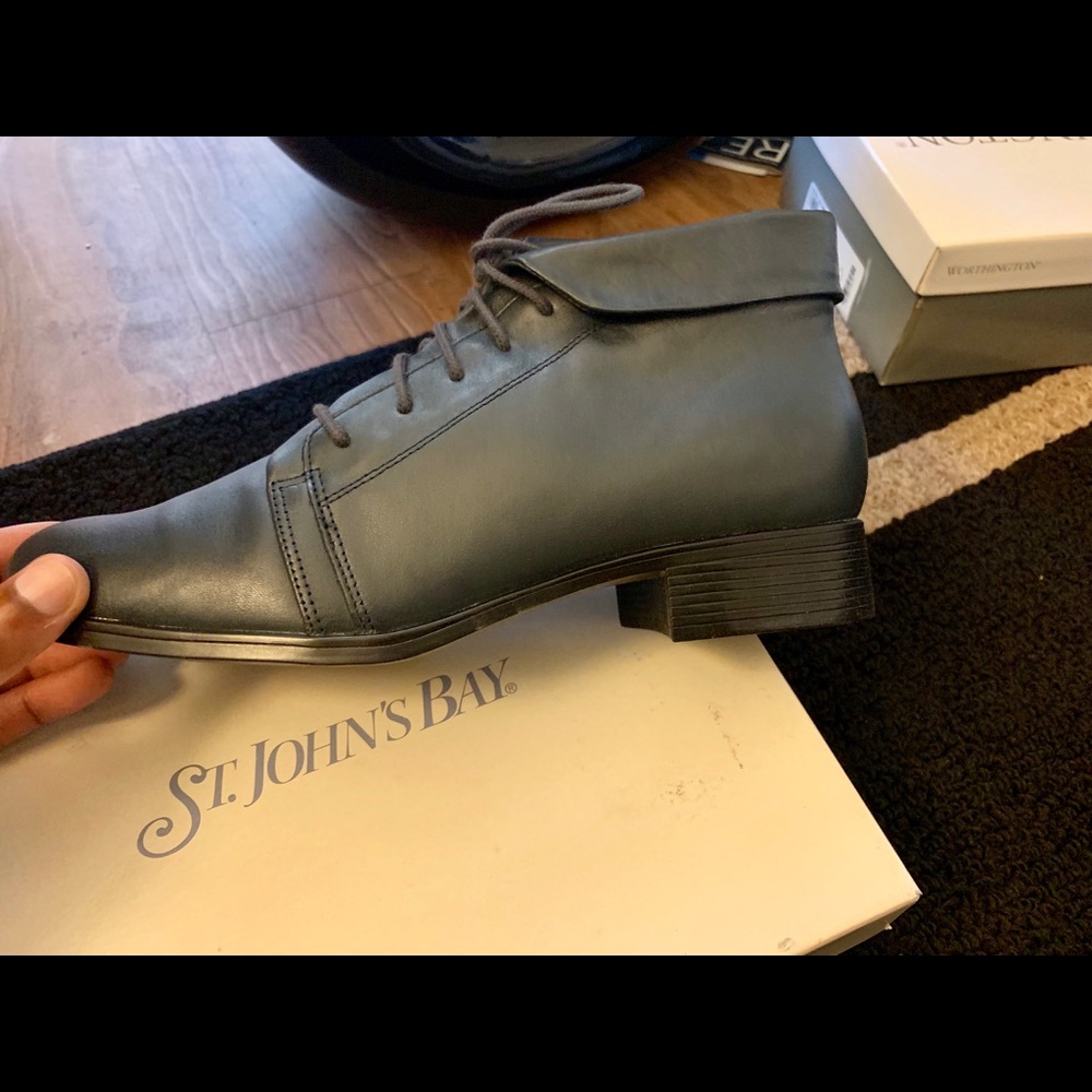 St Johns Bay - Women’s short heel boots